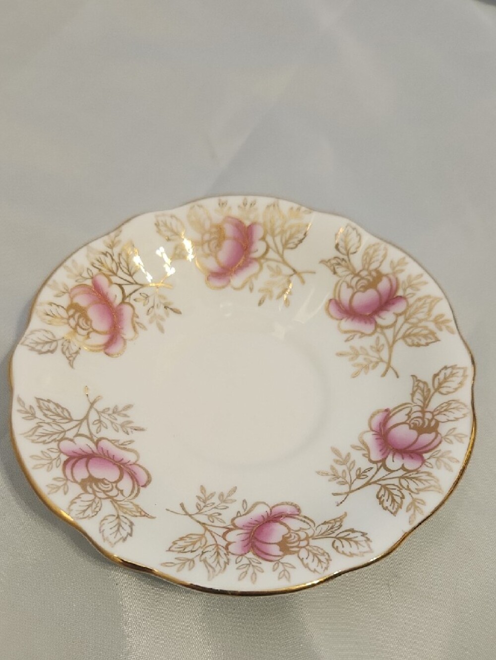 Porcelain Saucer with Pink Rose Motif and Gold Trim - Picture 4 of 4